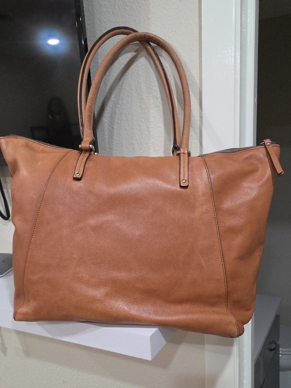 Banana Republic Classic Leather Tote Bag in Cognac Brown